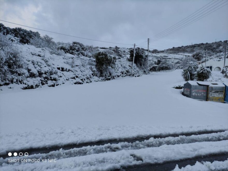 Καιρός - Κακοκαιρία Μήδεια: Στα «λευκά» η Άνδρος - Κυκλοφοριακά προβλήματα στο νησί