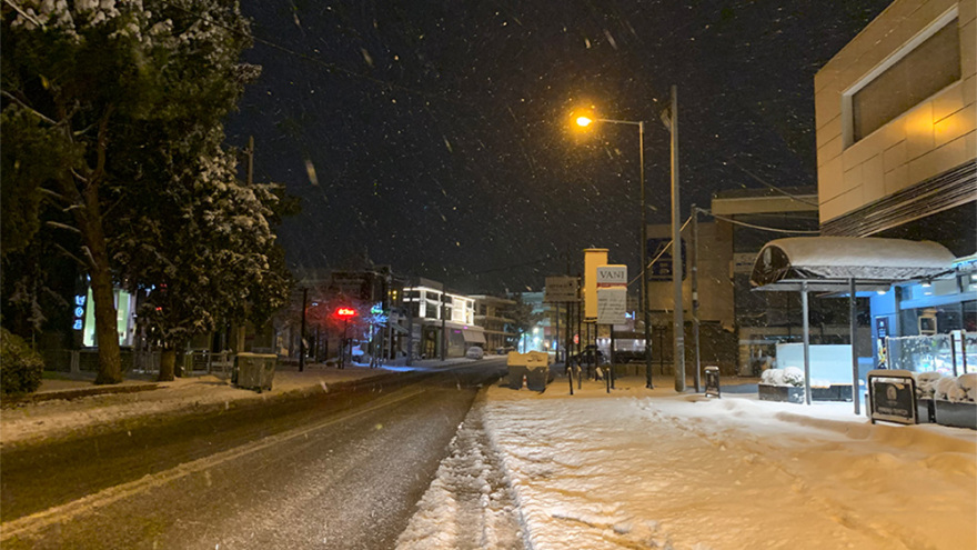 Κακοκαιρία «Μήδεια»: Στα... λευκά οι γειτονιές της Αθήνας - Δείτε βίντεο και φωτογραφίες
