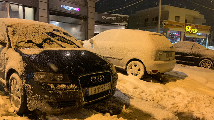 Κακοκαιρία «Μήδεια»: Στα... λευκά οι γειτονιές της Αθήνας - Δείτε βίντεο και φωτογραφίες