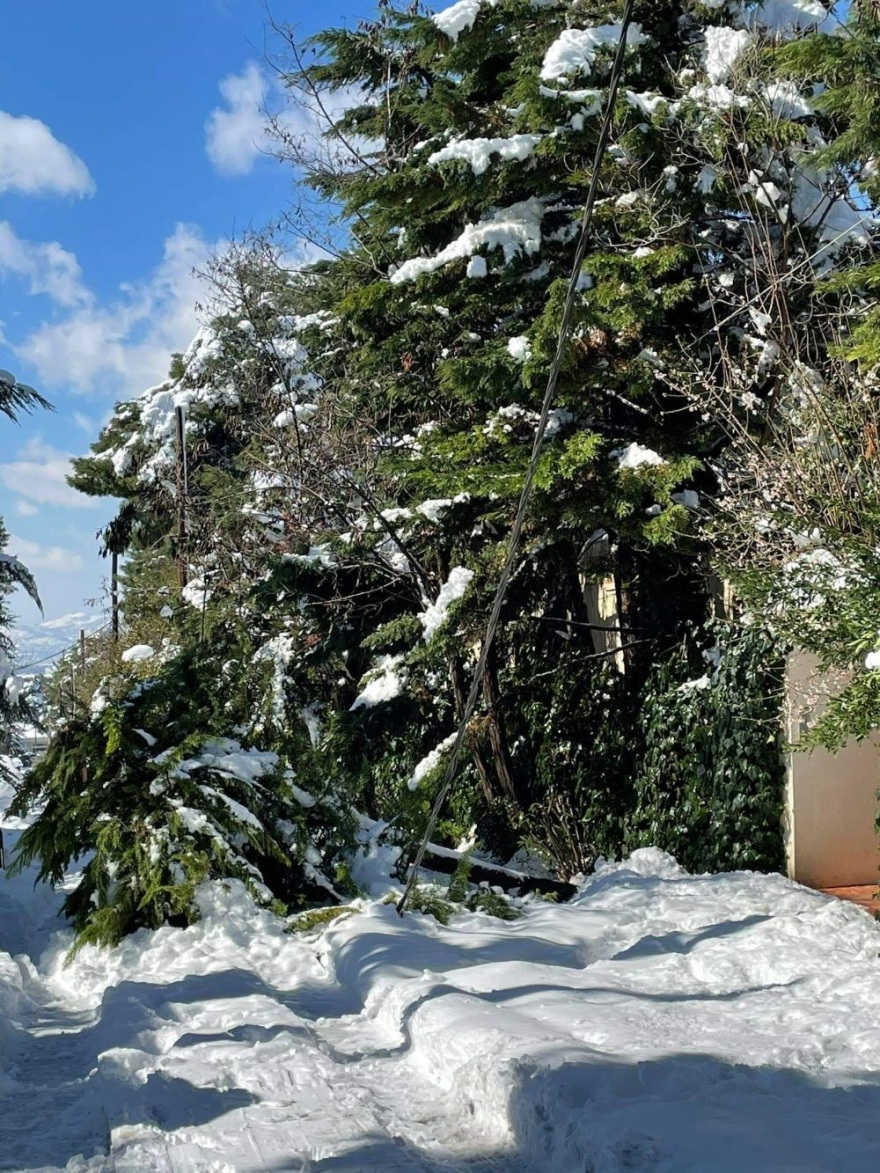 Κακοκαιρία «Μήδεια»: Αποκλεισμένοι χωρίς ρεύμα και νερό για 48 ώρες στην Εκάλη – Δείτε βίντεο