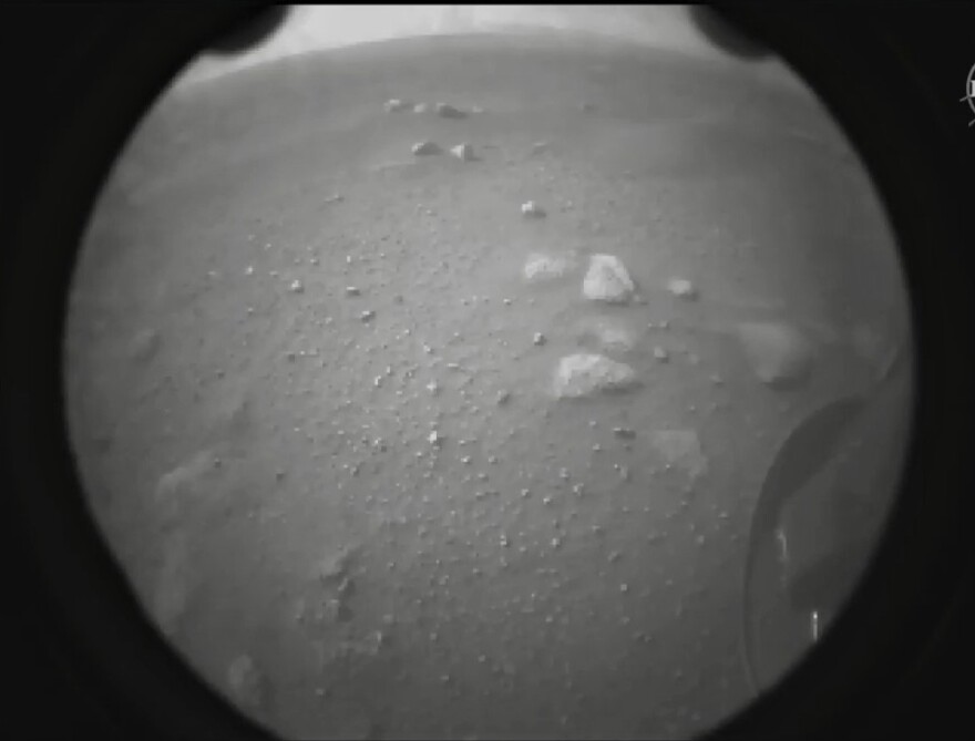 NASA: Προσεδαφίστηκε το Perseverance στον Άρη - Τα 7 λεπτά του τρόμου και οι πρώτες εικόνες από τον Κόκκινο Πλανήτη