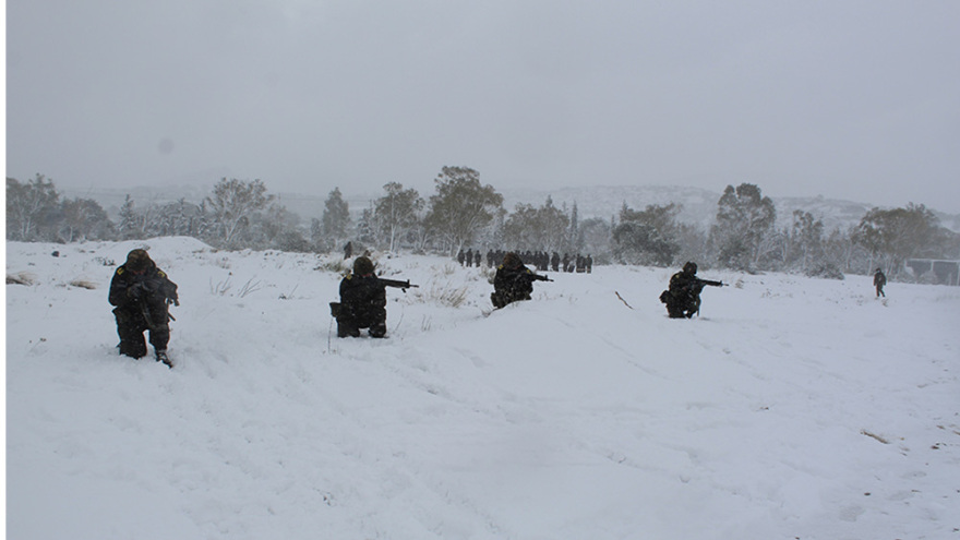 Εντυπωσιακές εικόνες από χειμερινή εκπαίδευση της Σχολής Ευελπίδων - Δείτε βίντεο