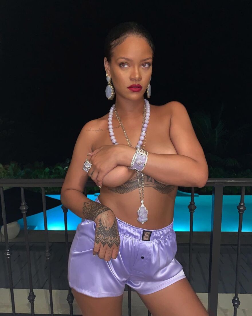 Αντιδράσεις στην Ινδία για φωτογραφία της Rihanna: «Χλευάζει τον Θεό μας» 