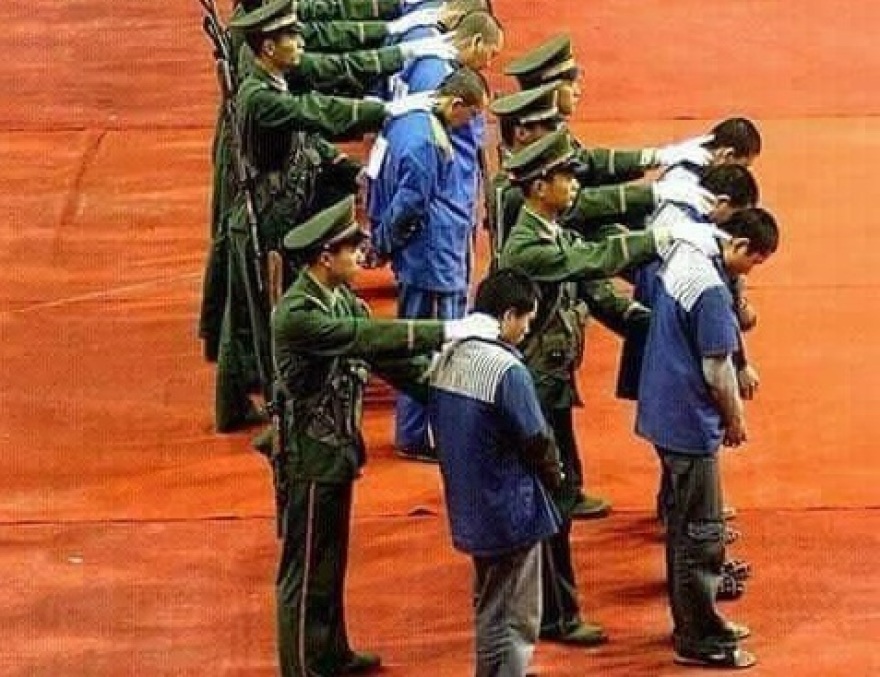 Κίνα: To «βασίλειο της θανατικής ποινής» - Εκτελεστικά αποσπάσματα και θανατηφόρες ενέσεις σε βανάκια 