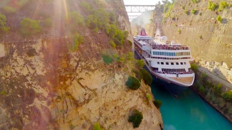 Το εντυπωσιακό κρουαζιερόπλοιο «Braemar» θα ξαναπεράσει από τον Ισθμό της Κορίνθου το 2022 