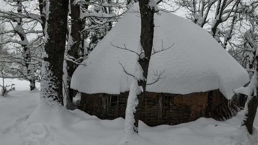 Η λίμνη Πλαστήρα χιονισμένη! - Δείτε εντυπωσιακές εικόνες