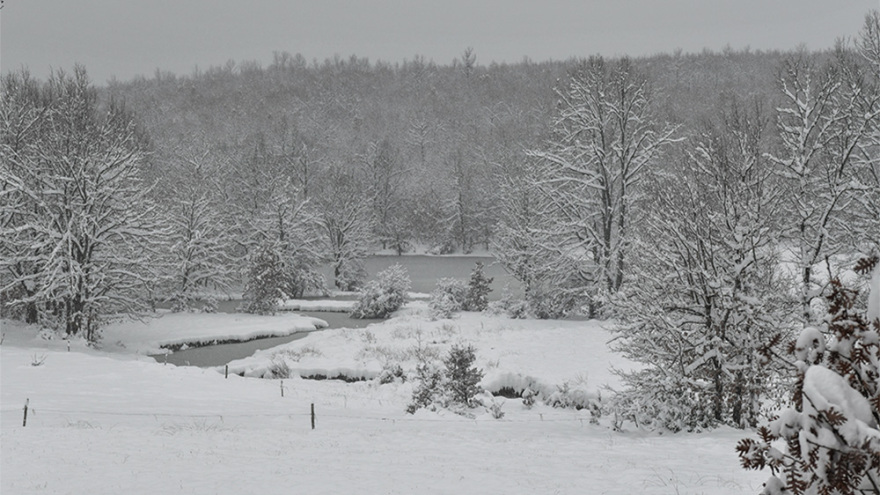 Η λίμνη Πλαστήρα χιονισμένη! - Δείτε εντυπωσιακές εικόνες