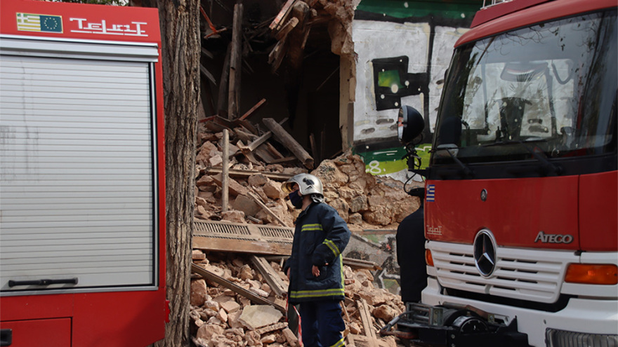 Κατέρρευσε νεοκλασικό κτίριο στην Πατησίων  - Εντοπίστηκε σώος άνδρας στο εσωτερικό 