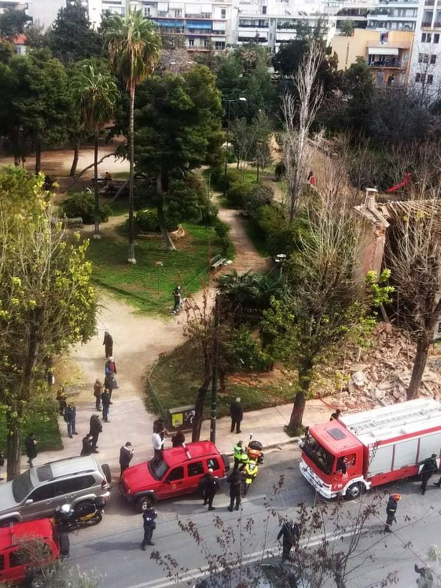 Κατέρρευσε νεοκλασικό κτίριο στην Πατησίων  - Εντοπίστηκε σώος άνδρας στο εσωτερικό 