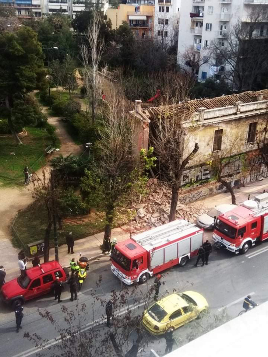 Κατέρρευσε νεοκλασικό κτίριο στην Πατησίων  - Εντοπίστηκε σώος άνδρας στο εσωτερικό 