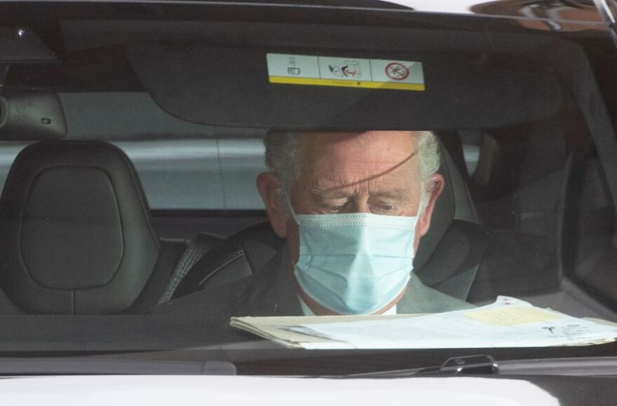 Βρετανία: Ο πρίγκιπας Κάρολος πήγε με δάκρυα στο νοσοκομείο που νοσηλεύεται ο πρίγκιπας Φίλιππος