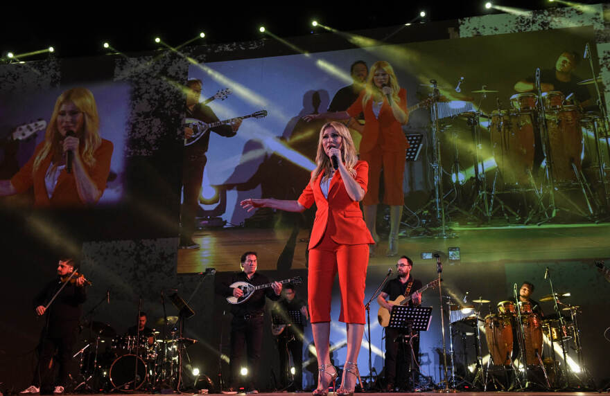 Η «έξαψη» της Νατάσας Θεοδωρίδου: «Ο έρωτας είναι η δική μου αθόρυβη κραυγή»