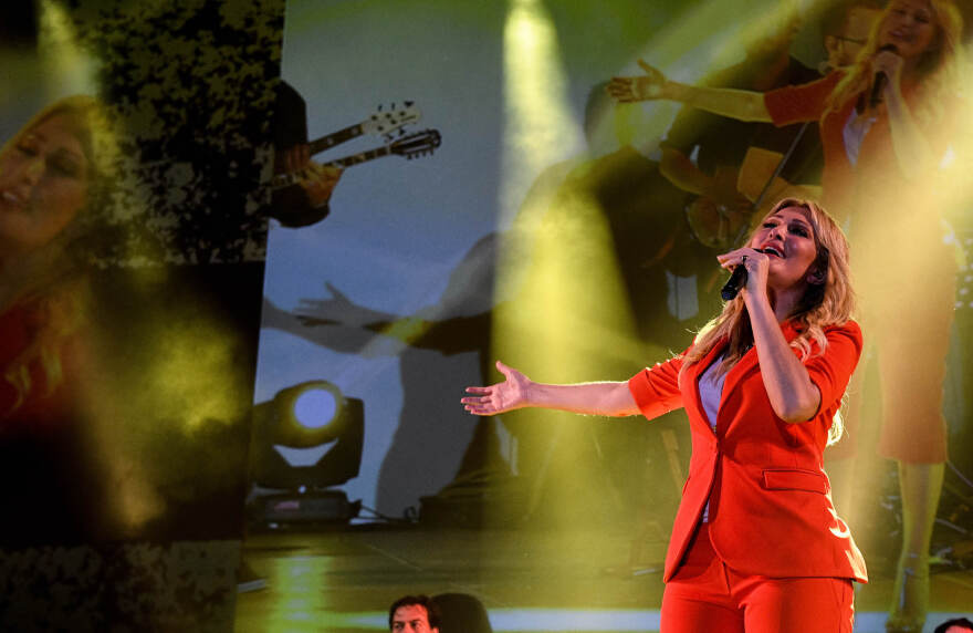 Η «έξαψη» της Νατάσας Θεοδωρίδου: «Ο έρωτας είναι η δική μου αθόρυβη κραυγή»