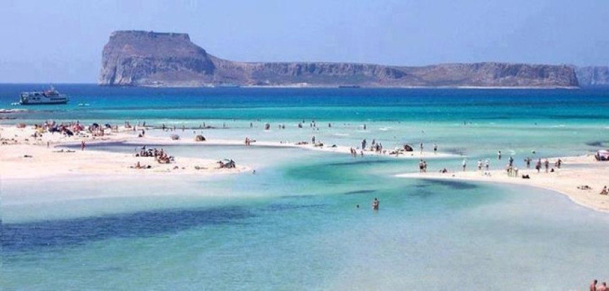 TripAdvisor: Δύο κρητικές παραλίες στη λίστα με τις 25 δημοφιλέστερες παγκοσμίως για το 2021