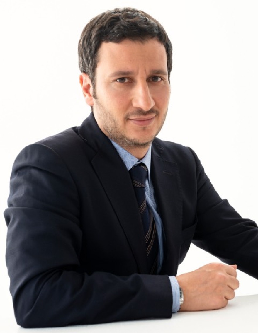 Νέες καταγγελίες: Άγριος ξυλοδαρμός επί σκηνής από τον γνωστό σκηνοθέτη - ηθοποιό