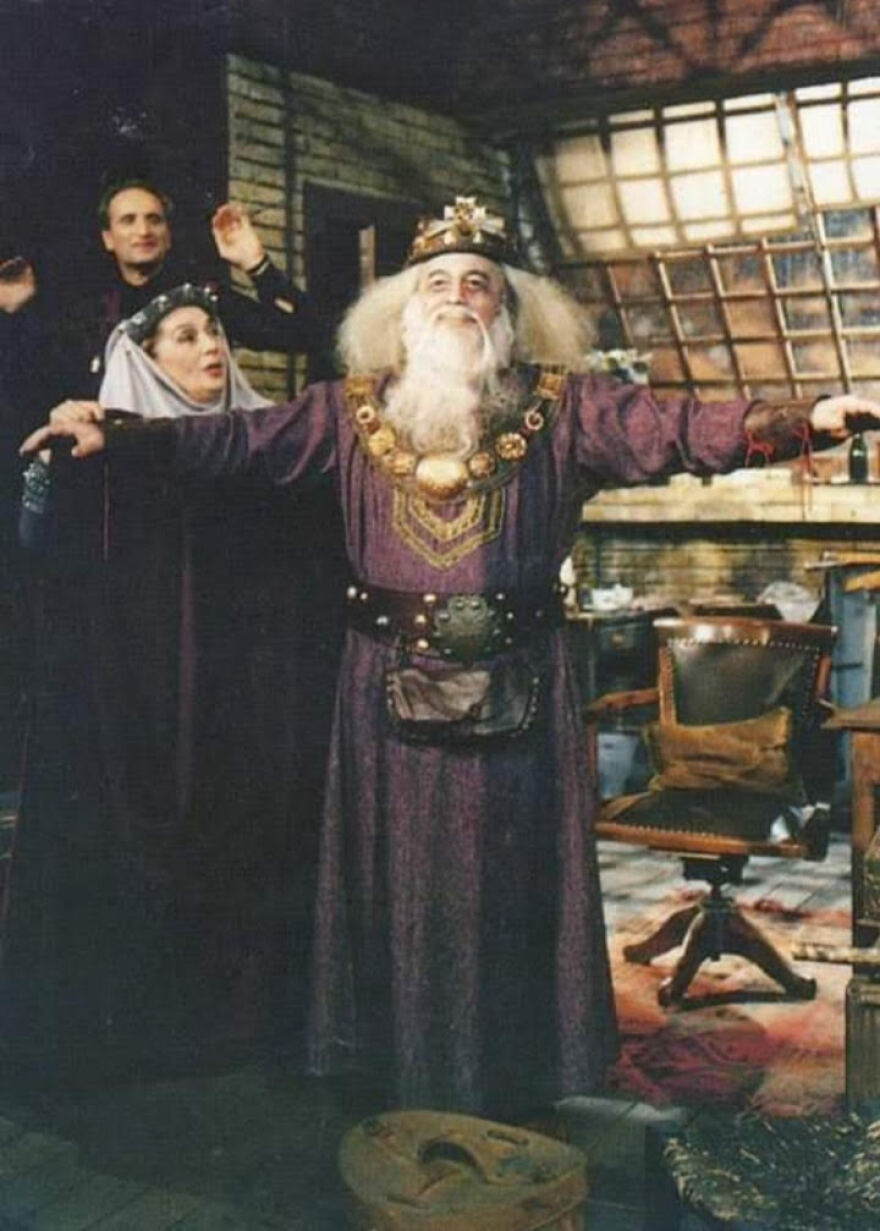 «Ο Αμπιγιέρ»: Η θρυλική παράσταση του Ρόναλντ Χάργουντ σε online streaming 