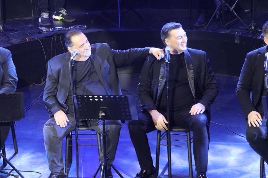 Βασίλης Καρράς - Νίκος Μακρόπουλος: Με μεγάλη επιτυχία η διαδικτυακή τους συναυλία