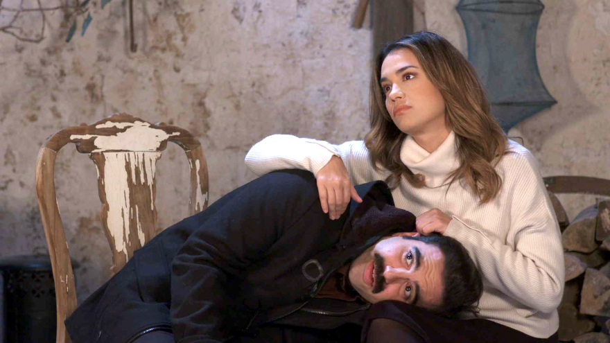 ΕΡΤ:  «Χαιρέτα μου τον Πλάτανο» Spoiler – O νεοφερμένος Μένιος αποκαλύπτει το «μεγάλο μυστικό» του χωριού