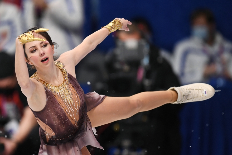 Ρωσίδα πρωταθλήτρια του πατινάζ «έλιωσε τους πάγους» ποζάροντας γυμνή