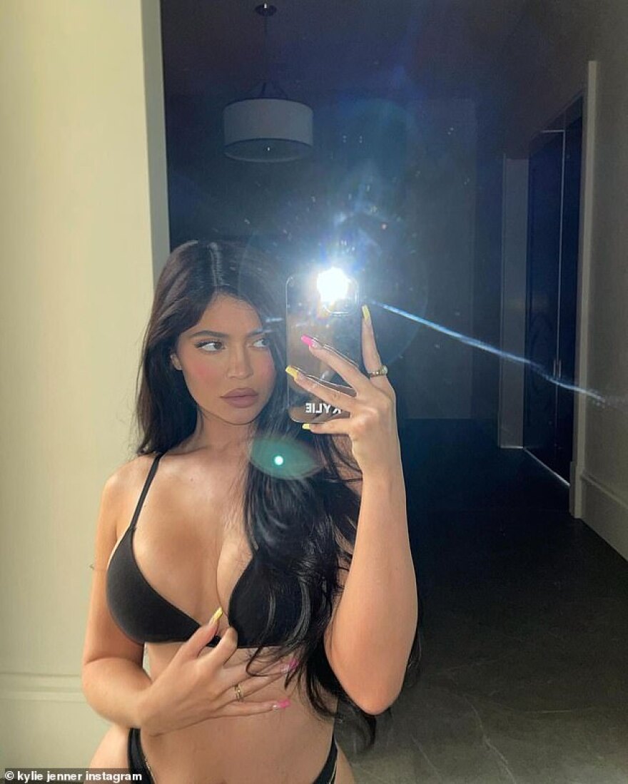 Kylie Jenner: Η γυναίκα με τις πιο... εκρηκτικές καμπύλες