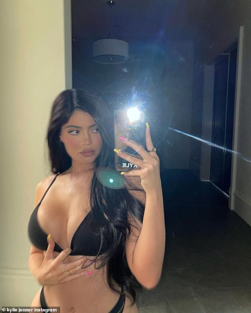 Kylie Jenner: Η γυναίκα με τις πιο... εκρηκτικές καμπύλες