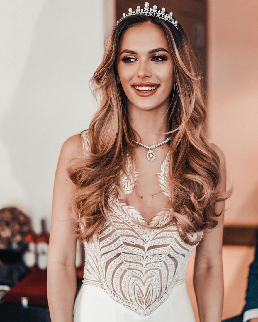 Τέα Πρέλεβιτς: Δημοσίευσε φωτογραφίες από τον γάμο της με Ινδό, μέλος της βασιλικής οικογένειας