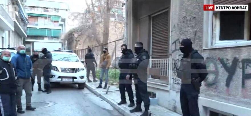 Άγιος Παντελεήμονας: Αστυνομική επιχείρηση εκκένωσης κτιρίου