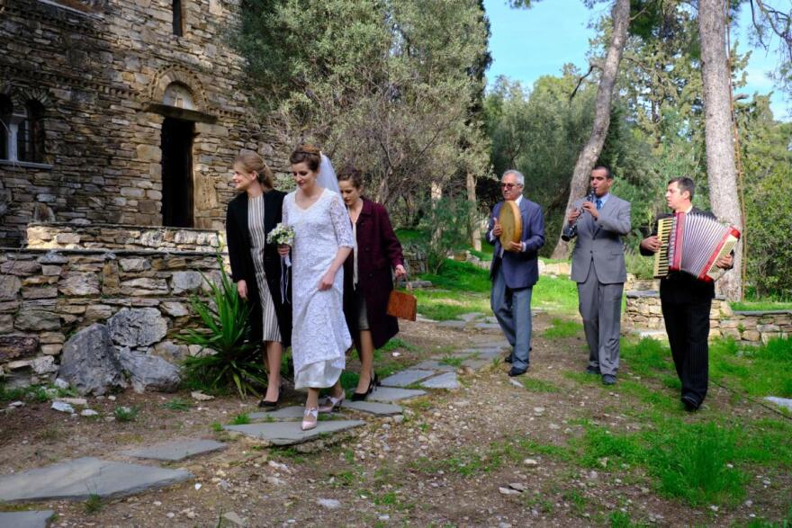 Άγριες Μέλισσες: Η φωτογραφία της Ελένης πριν το γάμο