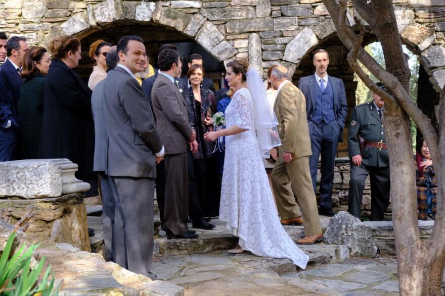 Άγριες Μέλισσες: Η φωτογραφία της Ελένης πριν το γάμο