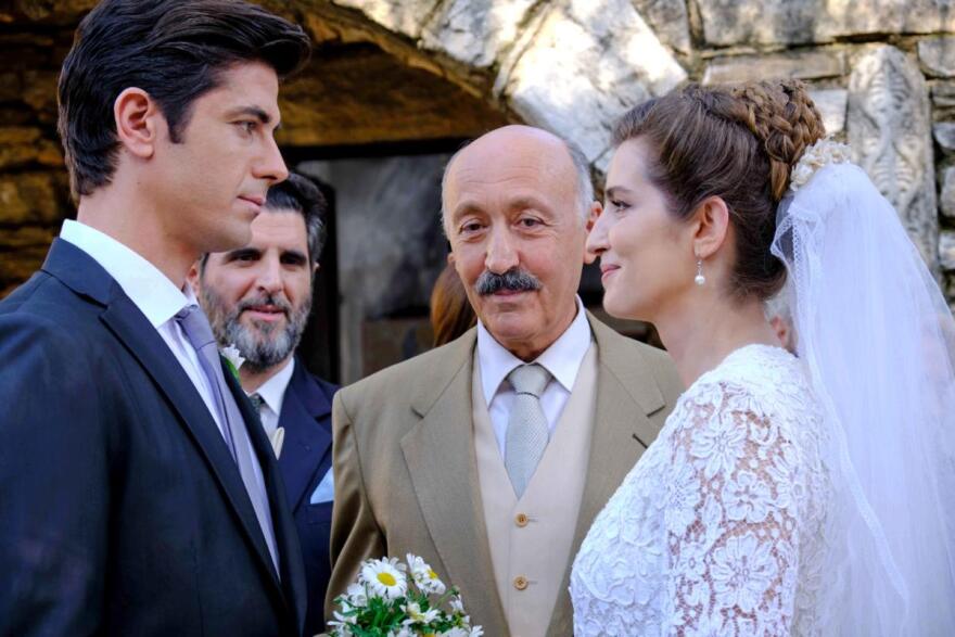 Άγριες Μέλισσες: Η φωτογραφία της Ελένης πριν το γάμο