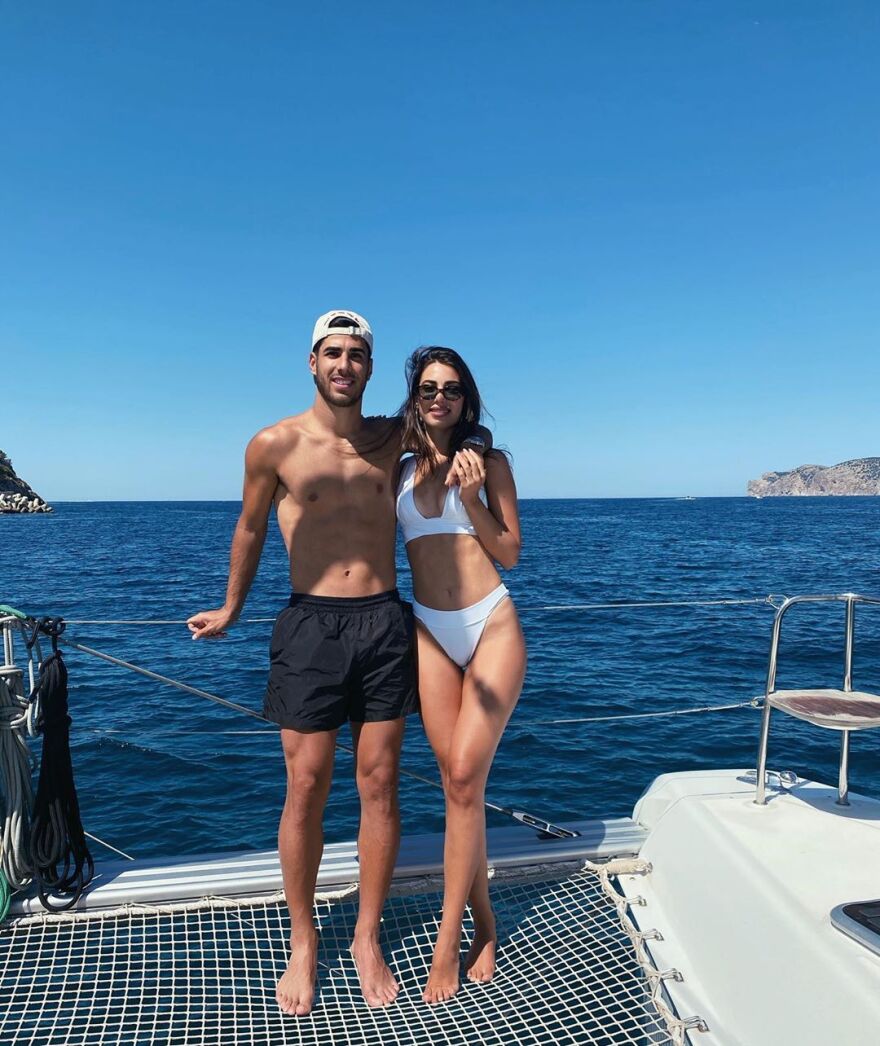 Σάντρα Γκαράλ: Η πρώην σερβιτόρα που έκλεψε την καρδιά του Ασένσιο 