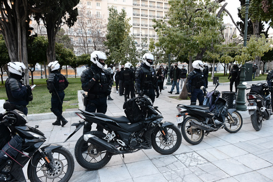 Ολοκληρώθηκε η πορεία για τον Κουφοντίνα - Άνοιξαν και πάλι οι δρόμοι στο κέντρο της Αθήνας