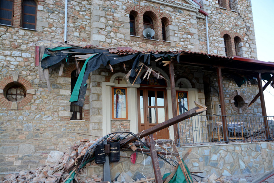Σεισμός 6 Ρίχτερ στην Ελασσόνα: Δύσκολη νύχτα για τους κατοίκους - Σκηνές σε γήπεδα