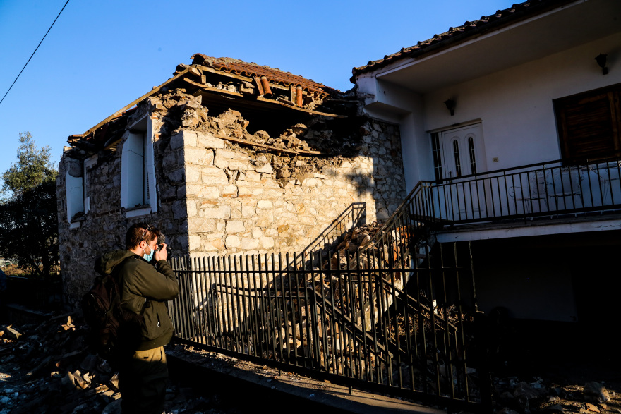 Σεισμός 6 Ρίχτερ στην Ελασσόνα: Δύσκολη νύχτα για τους κατοίκους - Σκηνές σε γήπεδα