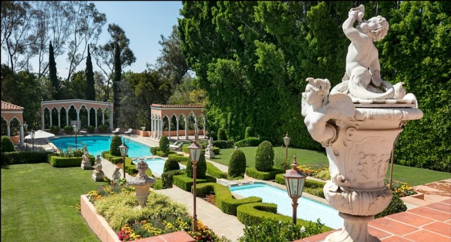 Μπέβερλι Χιλς: Πωλητήριο $119 εκατ. στη βίλα «Beverly House» του Χιρστ - Δείτε φωτογραφίες