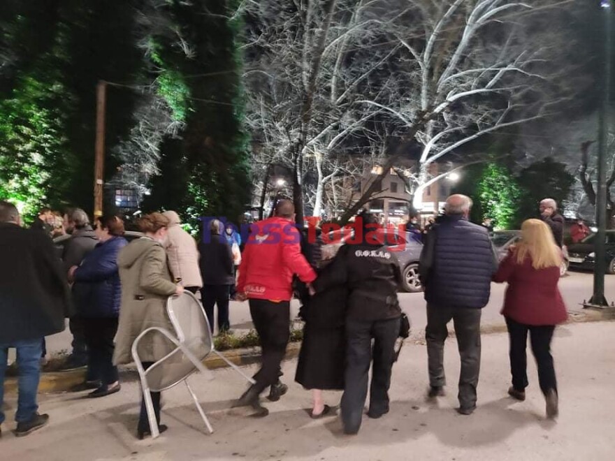 Μετασεισμός 5,9 Ρίχτερ: Στους δρόμους και οι κάτοικοι Λάρισας - Εκκένωση ξενοδοχείου στον Τύρναβο