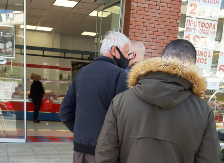 Τσικνοπέμπτη σε καιρό lockdown: Πήραν φωτιά... τα delivery!