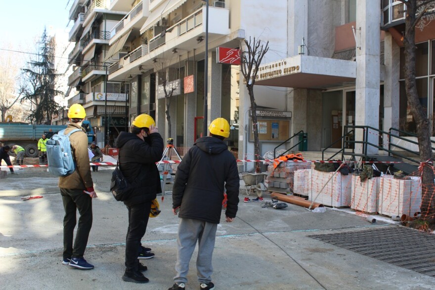 Σεισμός στην Ελασσόνα: Ελέγχονται τα κτήρια στη Λάρισα - Ουρές στη ΔΕΥΑΛ για εμφιαλωμένο νερό 