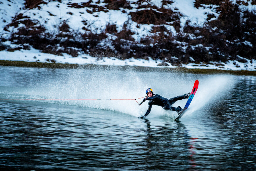 Νικόλας Πλυτάς: Από το νερό στο χιόνι και αντίστροφα, με μια σανίδα Snowboard