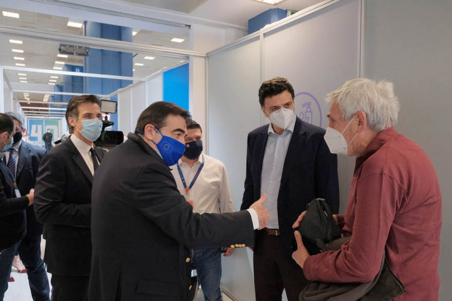 Σχοινάς: Πρωταθλήτρια Ευρώπης η Ελλάδα στους εμβολιασμούς