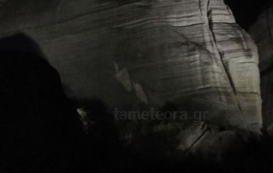 Σεισμός στην Ελασσόνα: Από θαύμα γλίτωσαν σπίτια στα Μετέωρα μετά την αποκόλληση βράχων