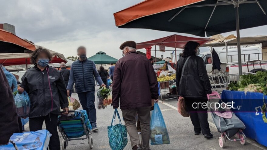 Κρήτη - Lockdοwn: Συνωστισμός σε λαϊκή αγορά στο Ηράκλειο παρά το «βαθύ κόκκινο» - Δείτε φωτογραφίες