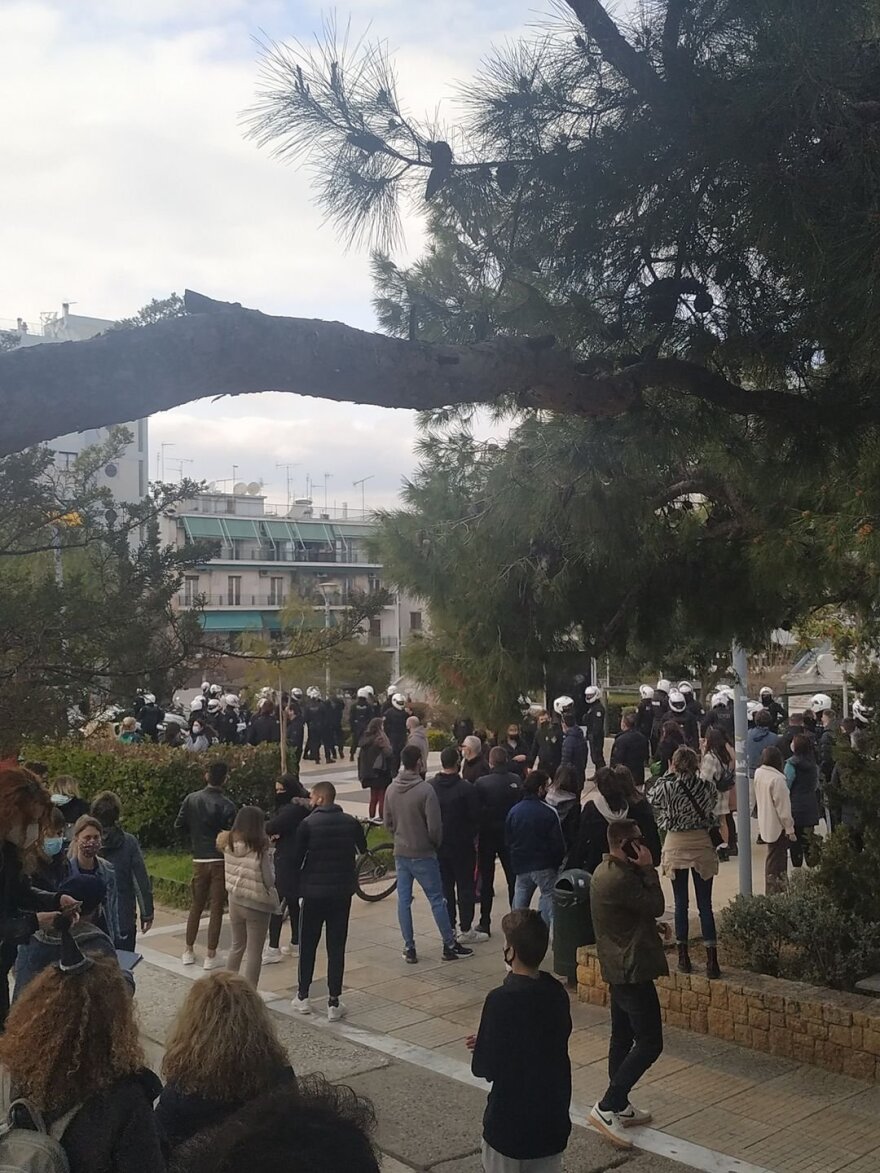 Νέα επεισόδια στη Νέα Σμύρνη μετά την πορεία διαμαρτυρίας - Διατάχθηκε έρευνα από την Αστυνομία