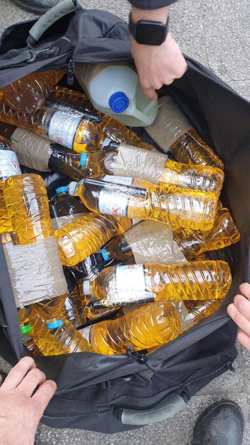 Επεισόδια στη Νέα Σμύρνη - Κουκουλοφόροι επιτέθηκαν με μολότοφ και πέτρες σε αστυνομικούς