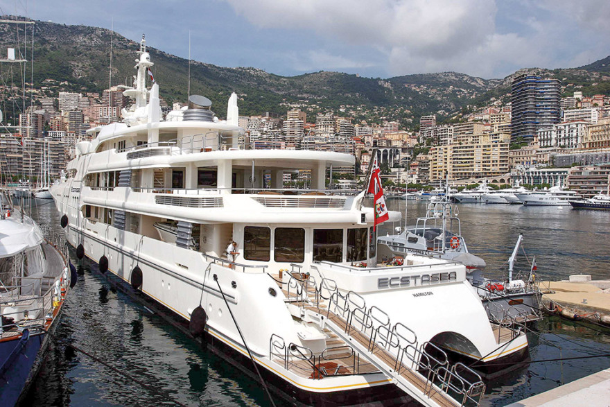 Ο Ρομάν Αμπράμοβιτς μεγαλώνει τον στόλο του 