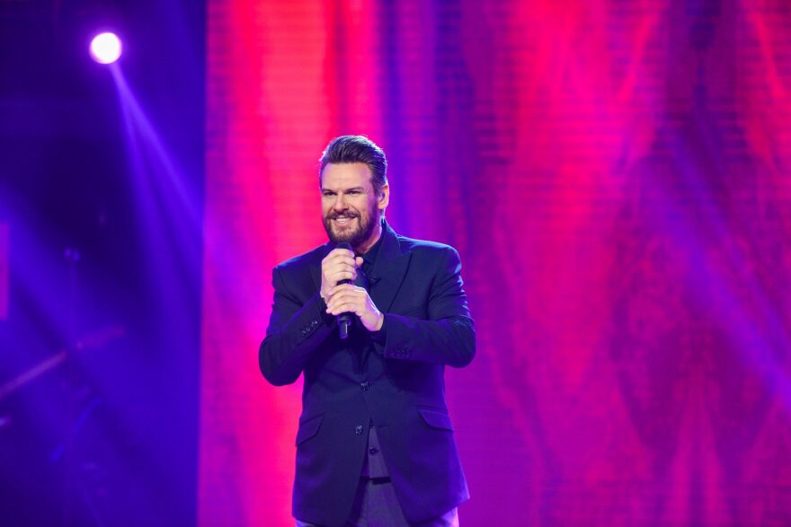 Σπίτι με το MEGA: «Μια νύχτα μόνο» με τον Πάνο Κιάμο