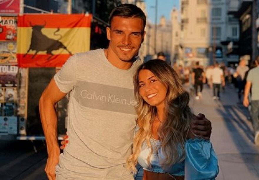 Φοιτήτρια οδοντιατρικής και σταρ της τηλεόρασης η σύντροφος του Παλίνια της Σπόρτινγκ