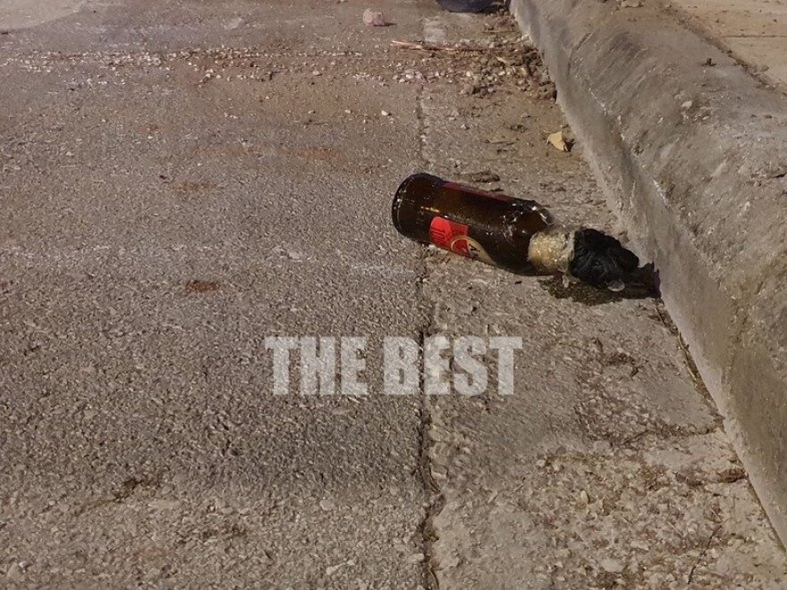 Ενέδρα σε περιπολικό στην Πάτρα: Πέταξαν μολότοφ μέσα από σχολείο - Δύο προσαγωγές