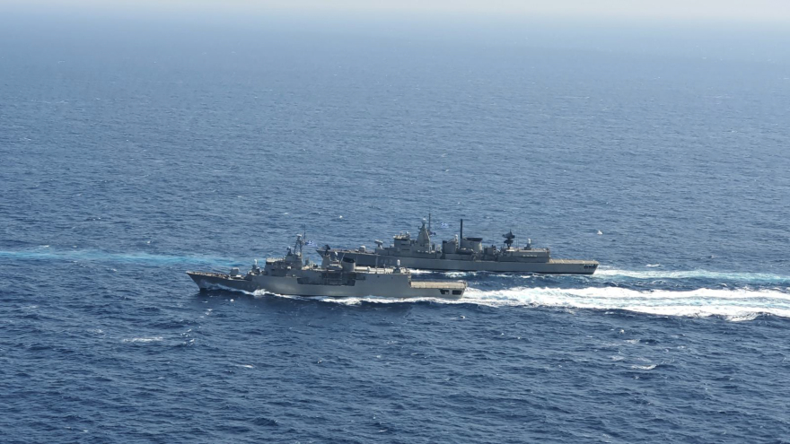 Δείτε φωτογραφίες: Συνεκπαίδευση της φρεγάτας «Ψαρά» και μαχητικών με μονάδες του ΝΑΤΟ δυτικά της Κρήτης