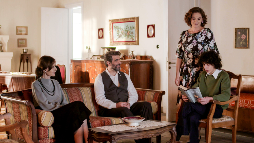 Άγριες Μέλισσες - Νέα επεισόδια και φωτογραφίες: Όλα τα βλέμματα στραμμένα στη δίκη του Βόσκαρη